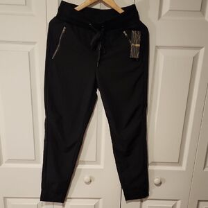 Black Ankle-Length Women's Pants